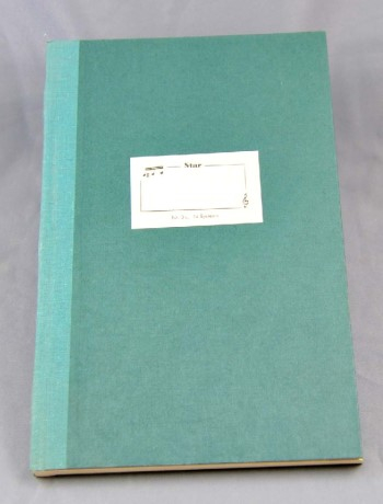 Notenbuch Oktav-Format hoch 10 Systeme 96 Seiten 17x27 cm Fadenheftung, Leinen