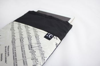 Ipad-Tasche mit Außentasche und Magnetverschluss 25 x 12 cm